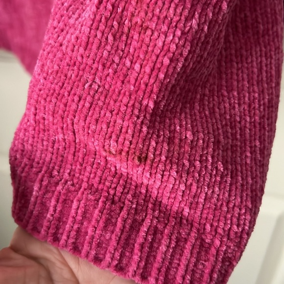 Chenille V-neck sweater,size 3X.  Pink -by Liz and Me. - Picture 3 of 4
